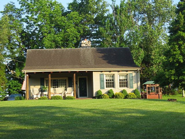 1st image of 121 Clarksdale Cir