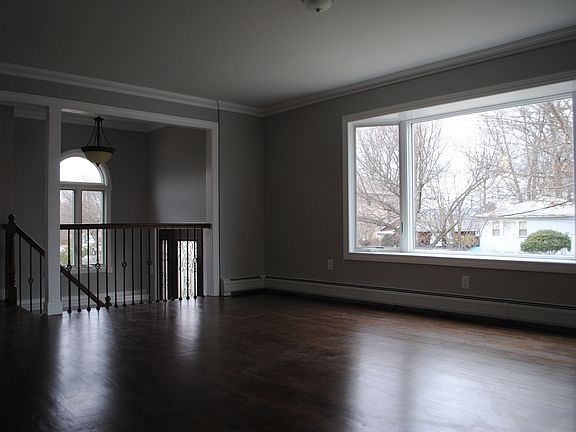 5th image of 96 Holcomb Ave