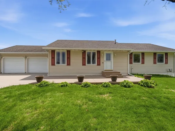 1822 Somerset Dr, Marion, IA 52302