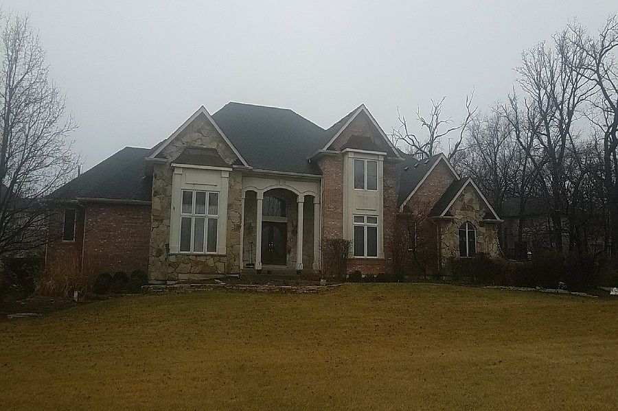 1st image of 325 Royal Oak Dr