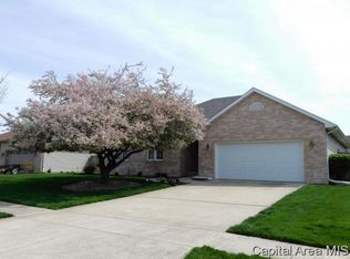 204 Keystone Dr, Chatham, IL 62629