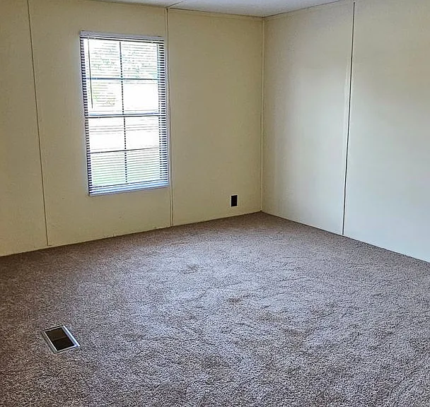 108 Davis Rd E — Photo 14