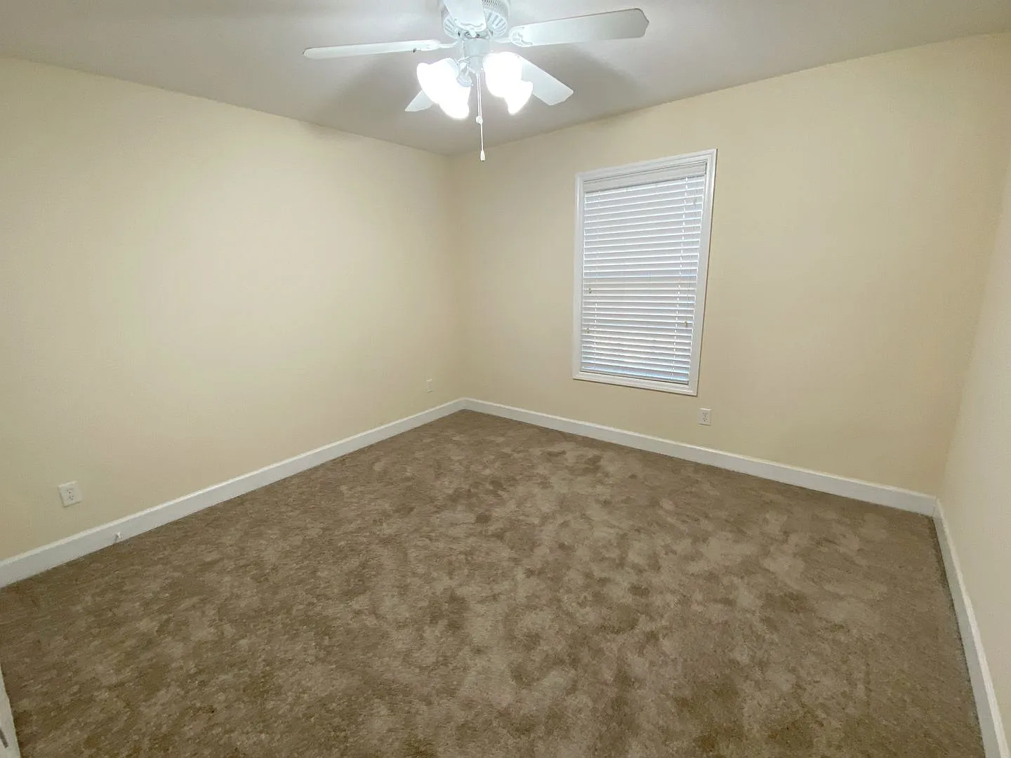 Modern 3BR/2.5BA Gem with 2-Car Garage and Pet-Friendly Yard in Valdosta! — Photo 3
