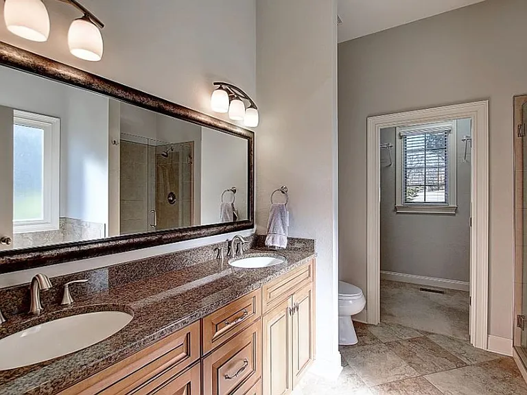 121 Lake Haven Dr — Photo 17