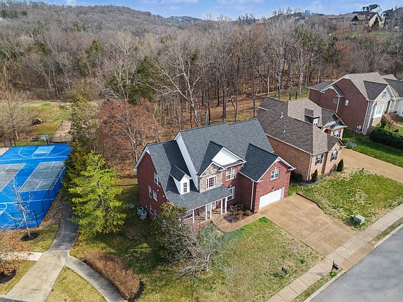 5th image of 142 Ridgeview Trce