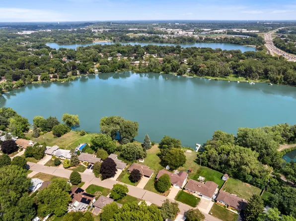 1115 Pike Lake Dr, New Brighton, MN 55112