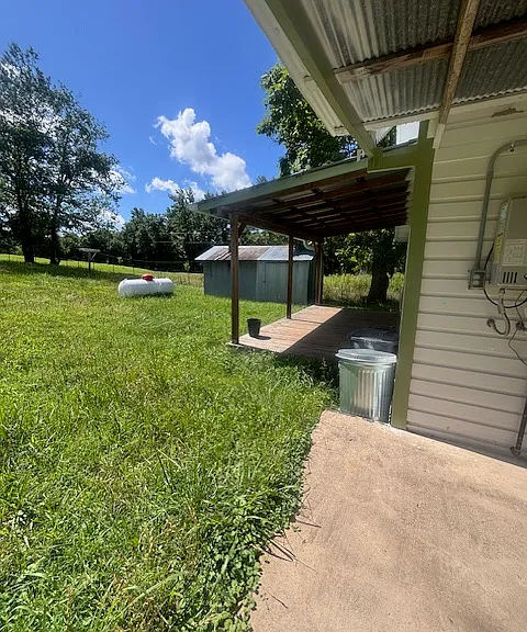 912 Vivian St — Photo 14
