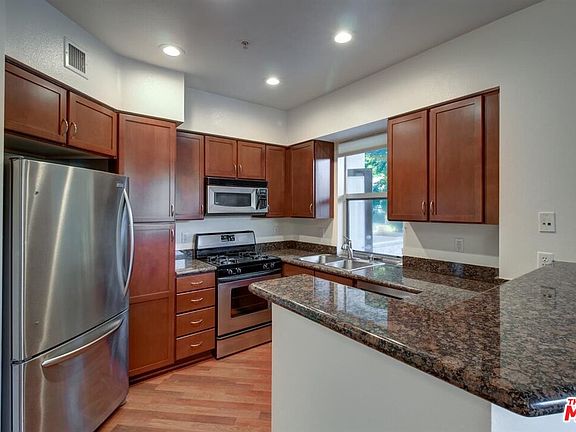 3rd image of 6400 Crescent Park E APT 119