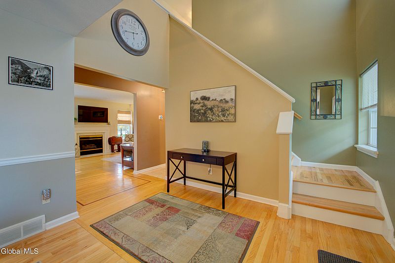 3rd image of 709 Adams Circle