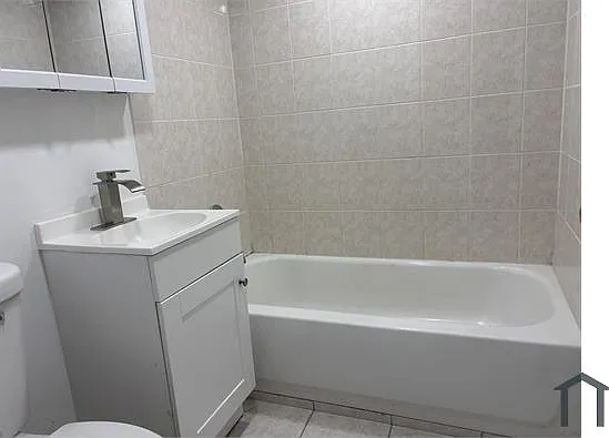 11163 S Vernon Ave — Photo 7