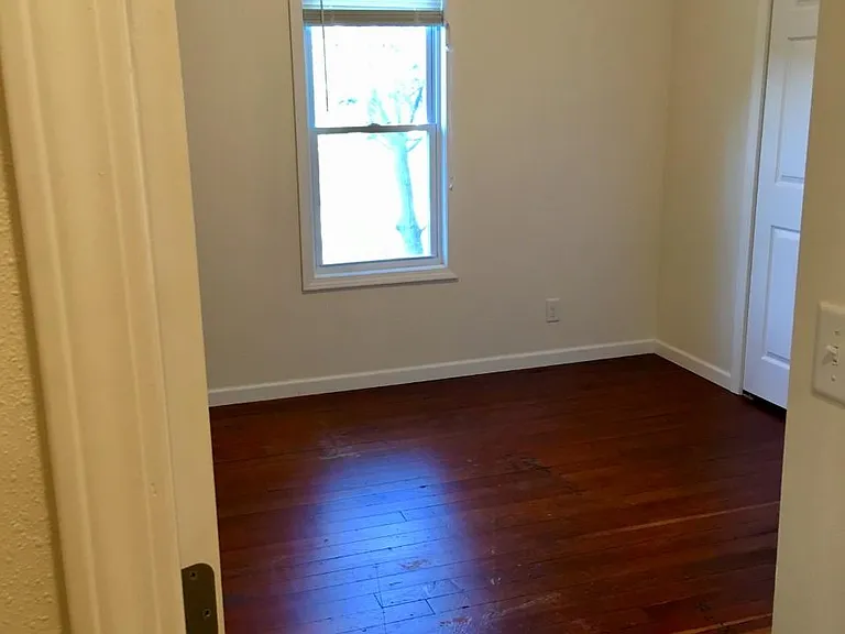 58 E Elm St #1/2 — Photo 9