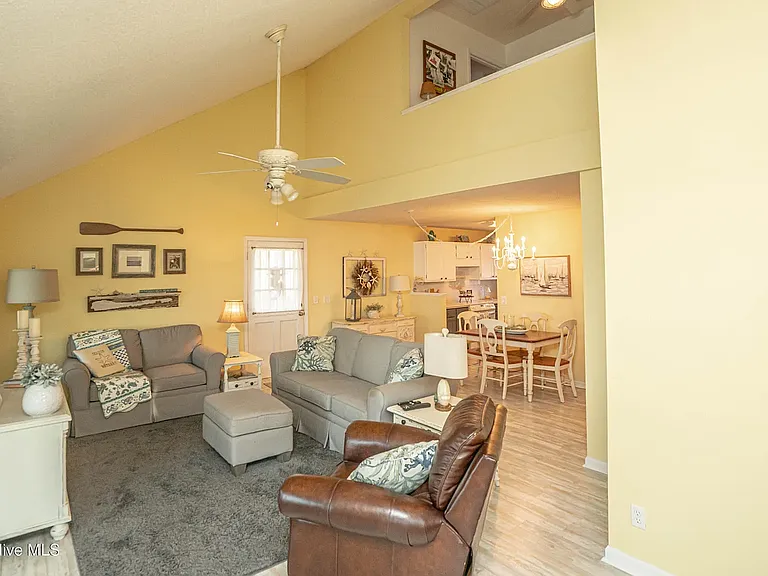 2509 Gator Ln SW — Photo 10