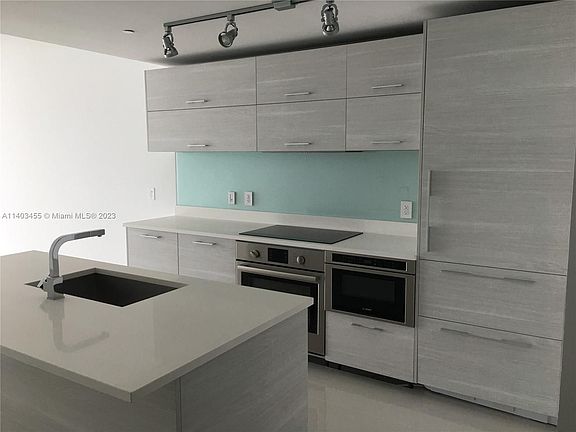 5th image of 650 NE 32nd St Unit 2506