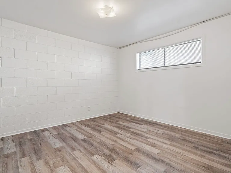 171 E 4500 S — Photo 20