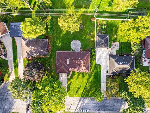 4th image of 2127 Crestview COURT