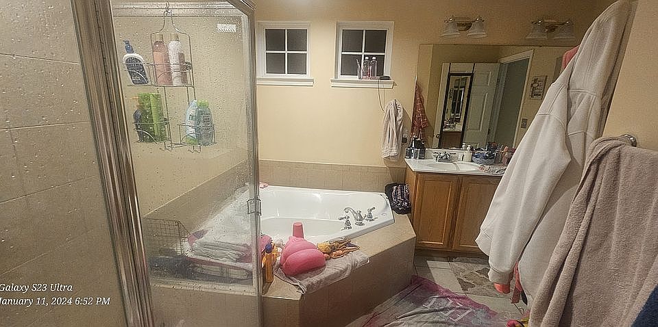 1st image of 218 Irongate Dr