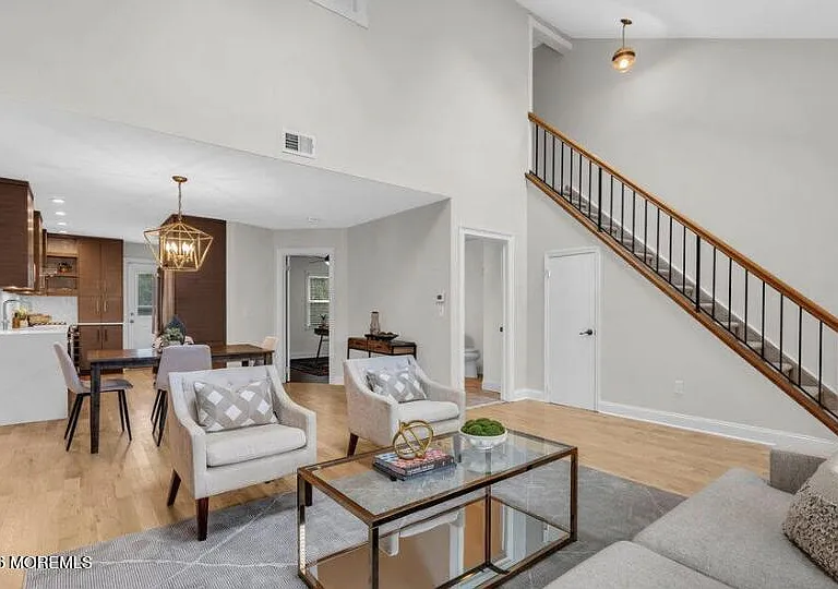 8 Eunice Ln — Photo 4