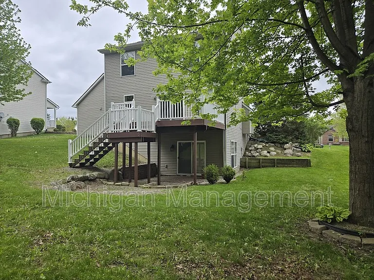684 Glenlivet St — Photo 46