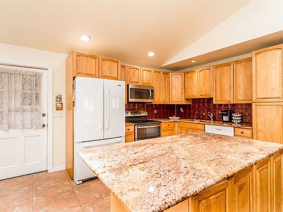 5th image of 2527 Cypress Ave