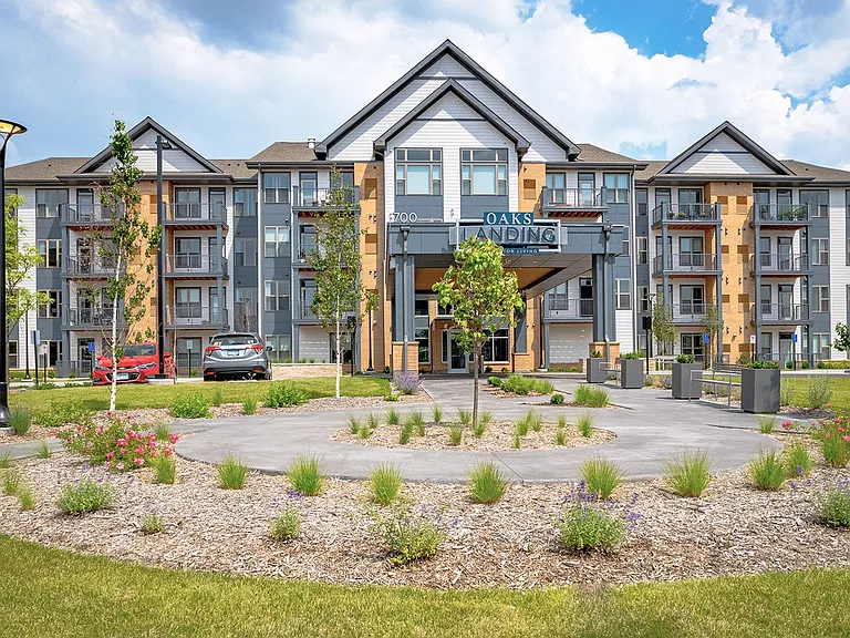 Oaks Landing 55+ Apartments — Photo 21