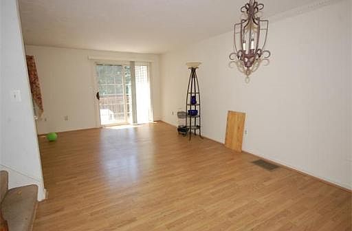 5th image of 13 Bellwood Cir