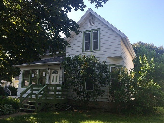 1st image of 222 Lincoln St