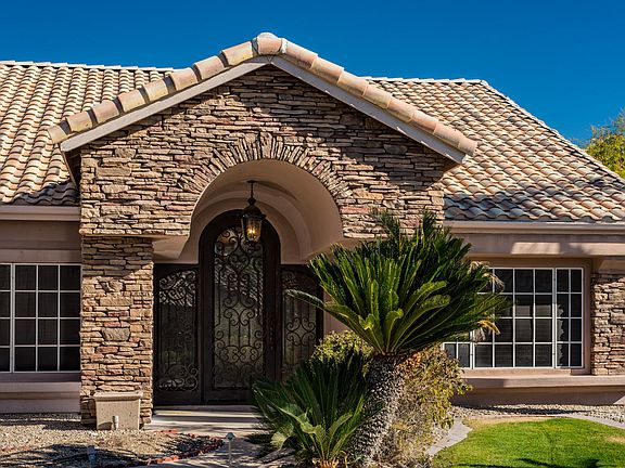5th image of 2560 E Desert Willow Dr