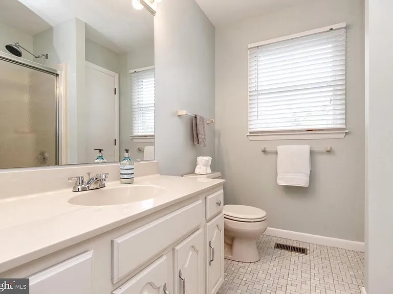 258 Riverside Rd — Photo 16