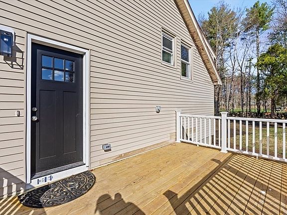 3rd image of 41 Marianne Dr