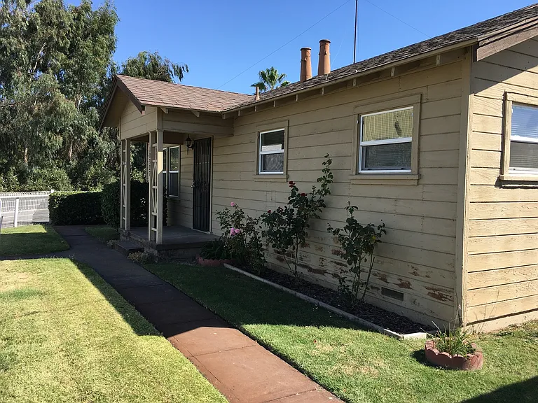 10327 Linden Ave — Photo 11