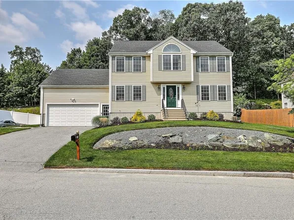 13 Bernon Dr, Lincoln, RI 02865