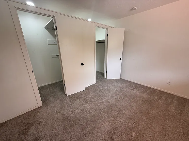 4637 Wilma Dr — Photo 14