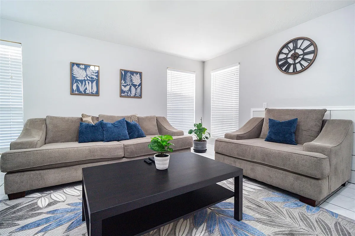 Building Photo - 13414 Creek Springs Dr