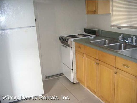 3rd image of 531 E Miracle Strip Pkwy APT 6