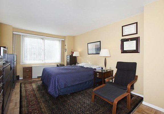 3rd image of 401 E 86th St APT 4E