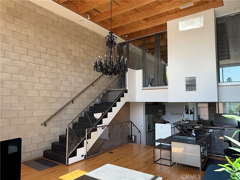 6615 Melrose Ave #1 — Photo 22