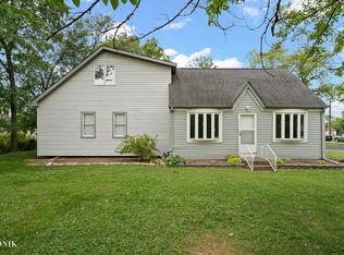 7310 S Park Ave, Willowbrook, IL 60527