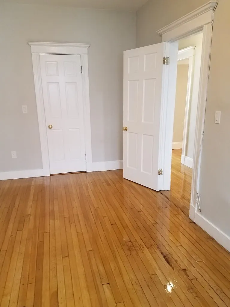 3 bed, $4,140 — Photo 4