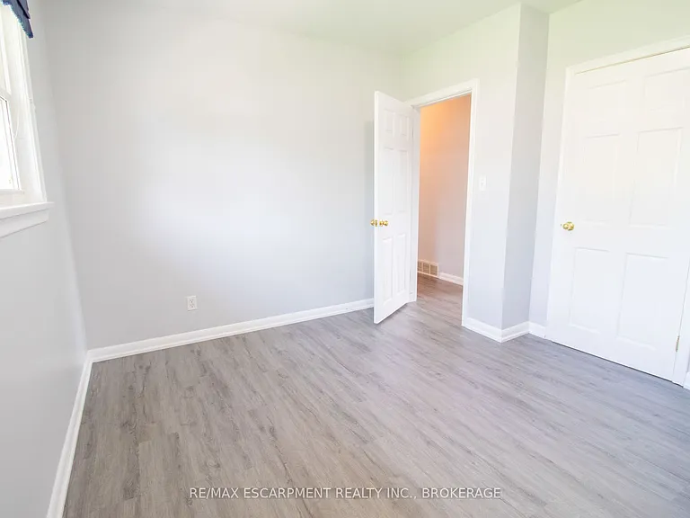 98 James St E #1 — Photo 13