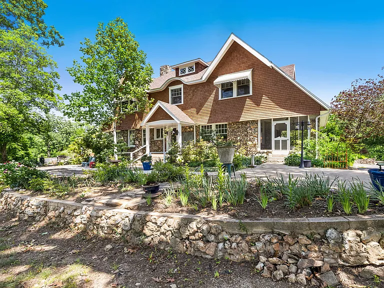 615 Prairie Creek Dr — Photo 1