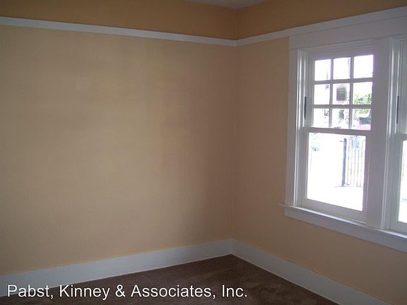 5th image of 3107 E Theresa St