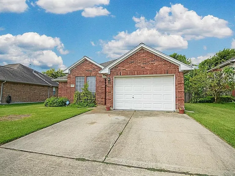 8311 Berkely Ct — Photo 1