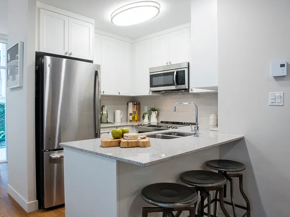 Wesley Place, 1022 Nelson St, Vancouver, BC V6E 4S7