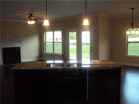 4th image of 209 Irvine Lot 311