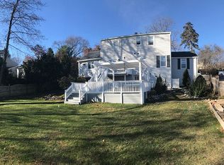 110 Lafayette Ave, Park Ridge, NJ 07656