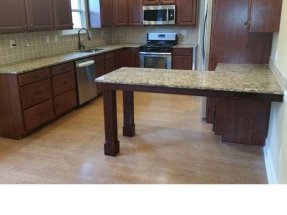 4th image of 65 Netherwood Dr