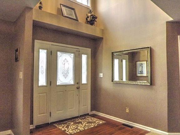 3rd image of 100 Rosewood Ln