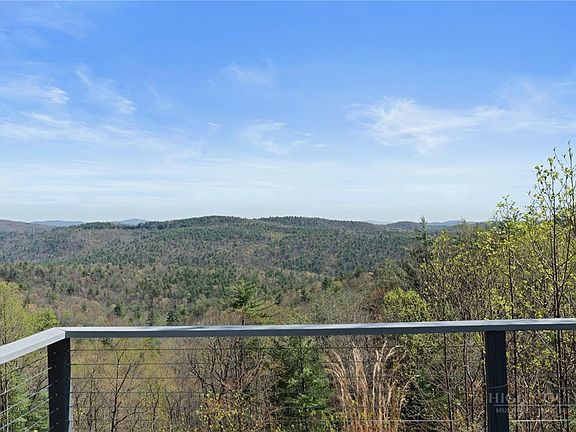 3rd image of 3086 Summit Road