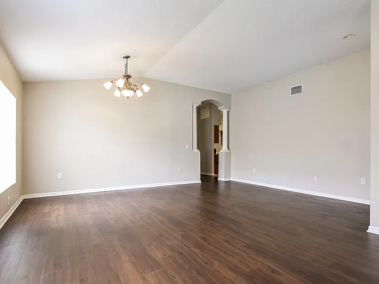 812 Lesa Glen Pl — Photo 4