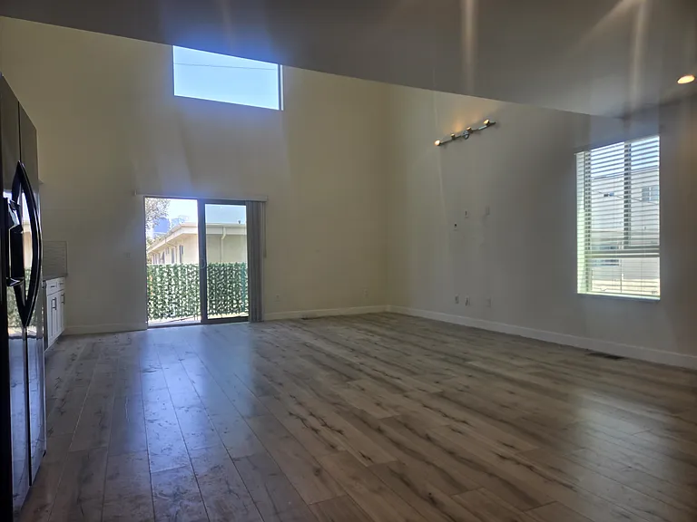 1110 Magnolia Ave #209 — Photo 7